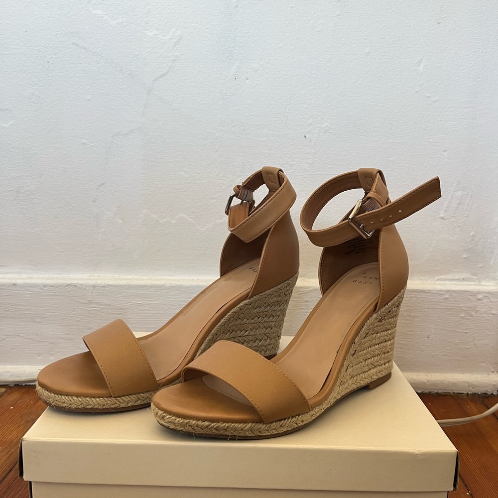 Women's Tan Wedge Sandals